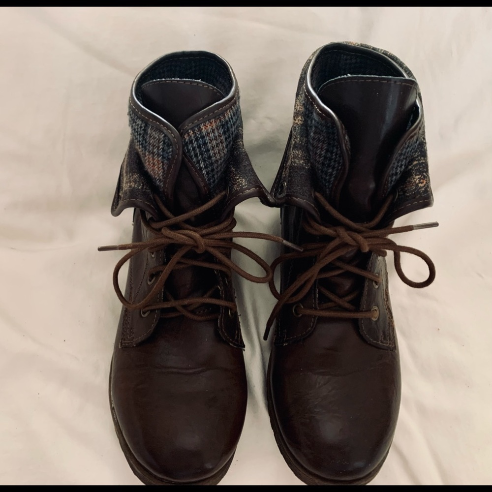 Lace Up Ankle Boot size 8.5/9
